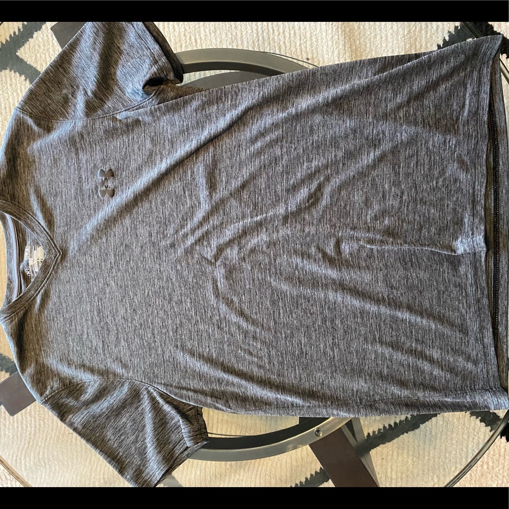 Grey Under Armour Tee-Shirt